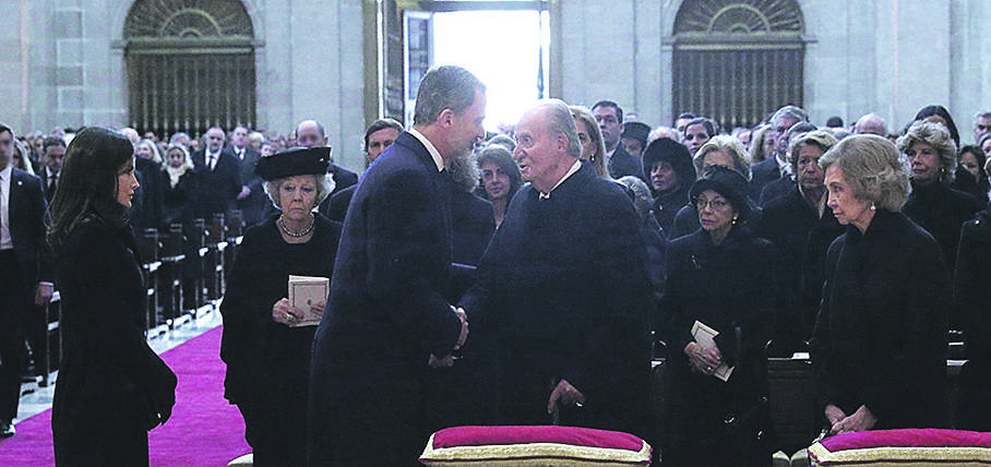 Reencuentro en el funeral de doña Pilar