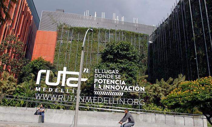 Centro-para-la-Cuarta-Revolucion-Industrial-de-Colombia.jpeg