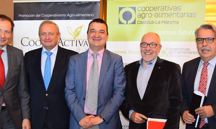 foto-familia-desayuno-agroalimentarias.jpg