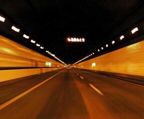 Tokyo Bay Aqua Tunnel, Japón