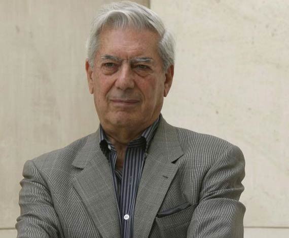 Zoé se cura con Vargas Llosa