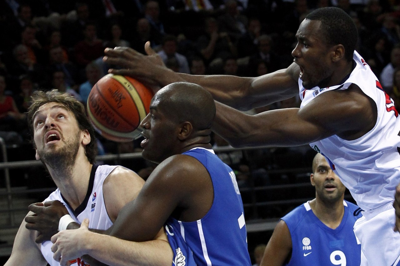 El gigante Ibaka y sus rebotes