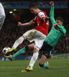 Pique-vanpersie-2011.jpg