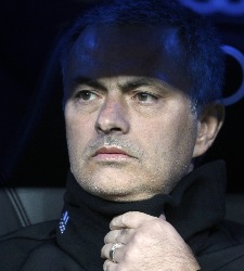 mourinho-esconde.jpg