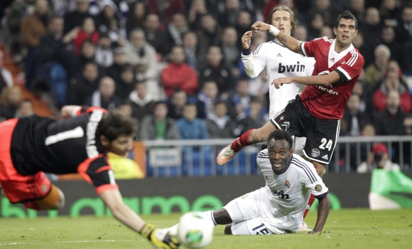 Casillas-paradon-celta-2013-efe.jpg