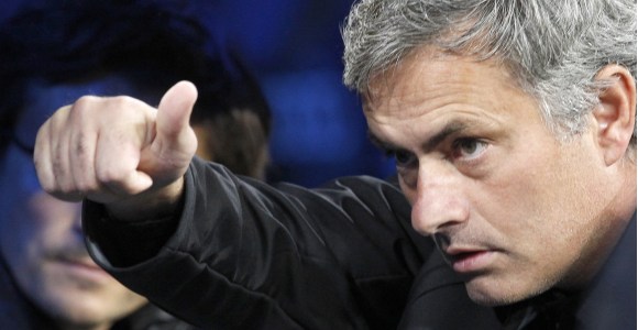 Mourinho-gesto-ok-bernabeu-2011-efe.jpg