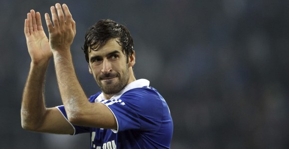 ¿Por qué no homenajea el Real Madrid a Raúl retirando su dorsal como el Schalke?