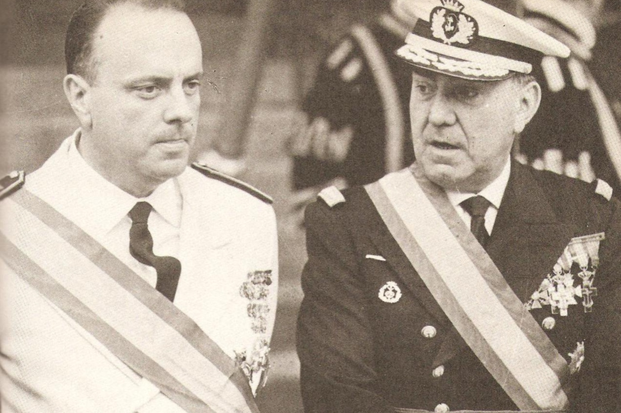 Manuel Fraga con el almirante Luis Carrero Blanco