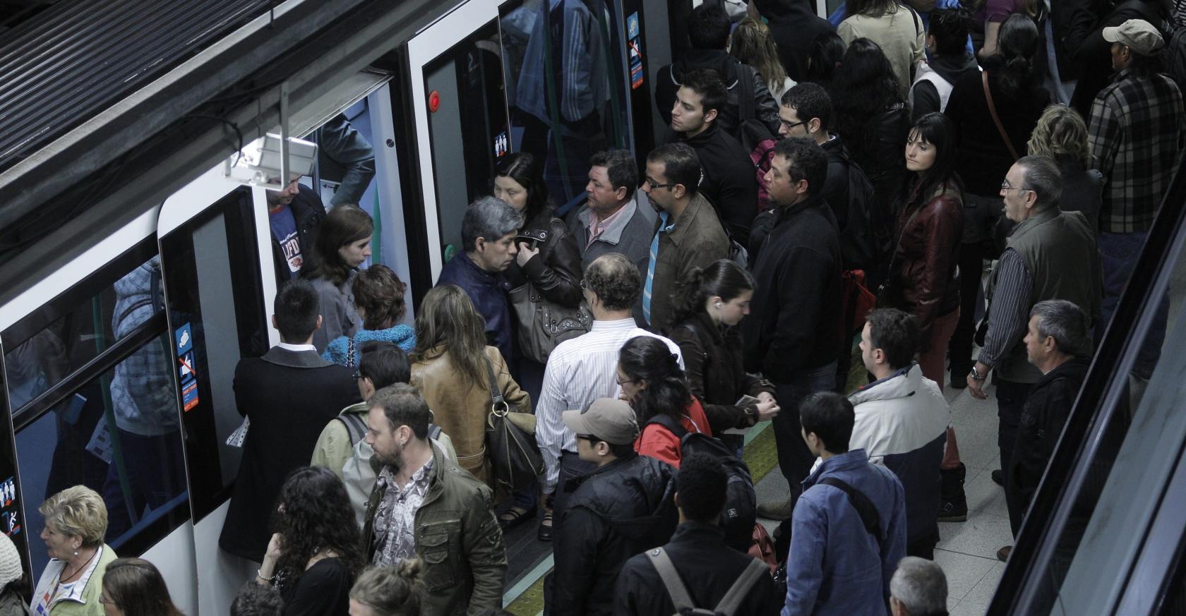El metro de Madrid abarrotado