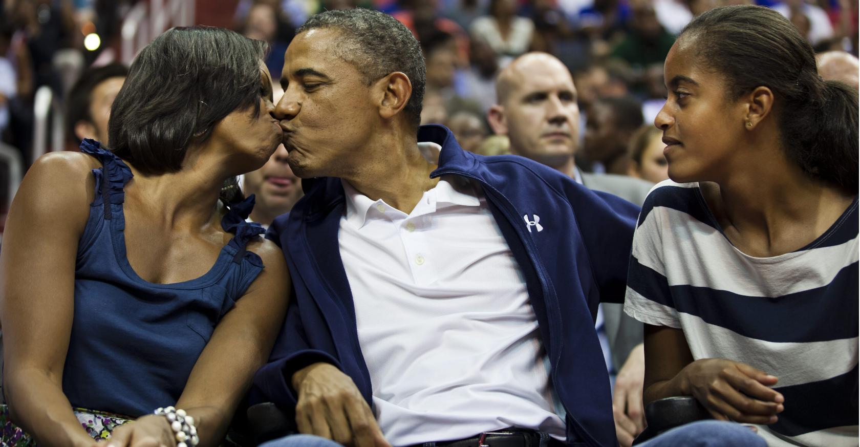 El beso apasionado de Obama