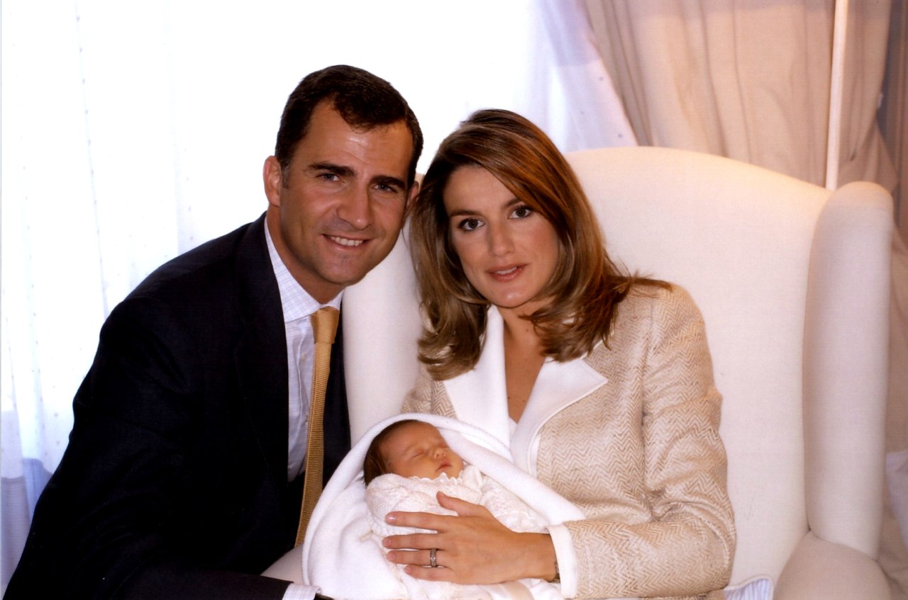 La infanta Leonor recién nacida