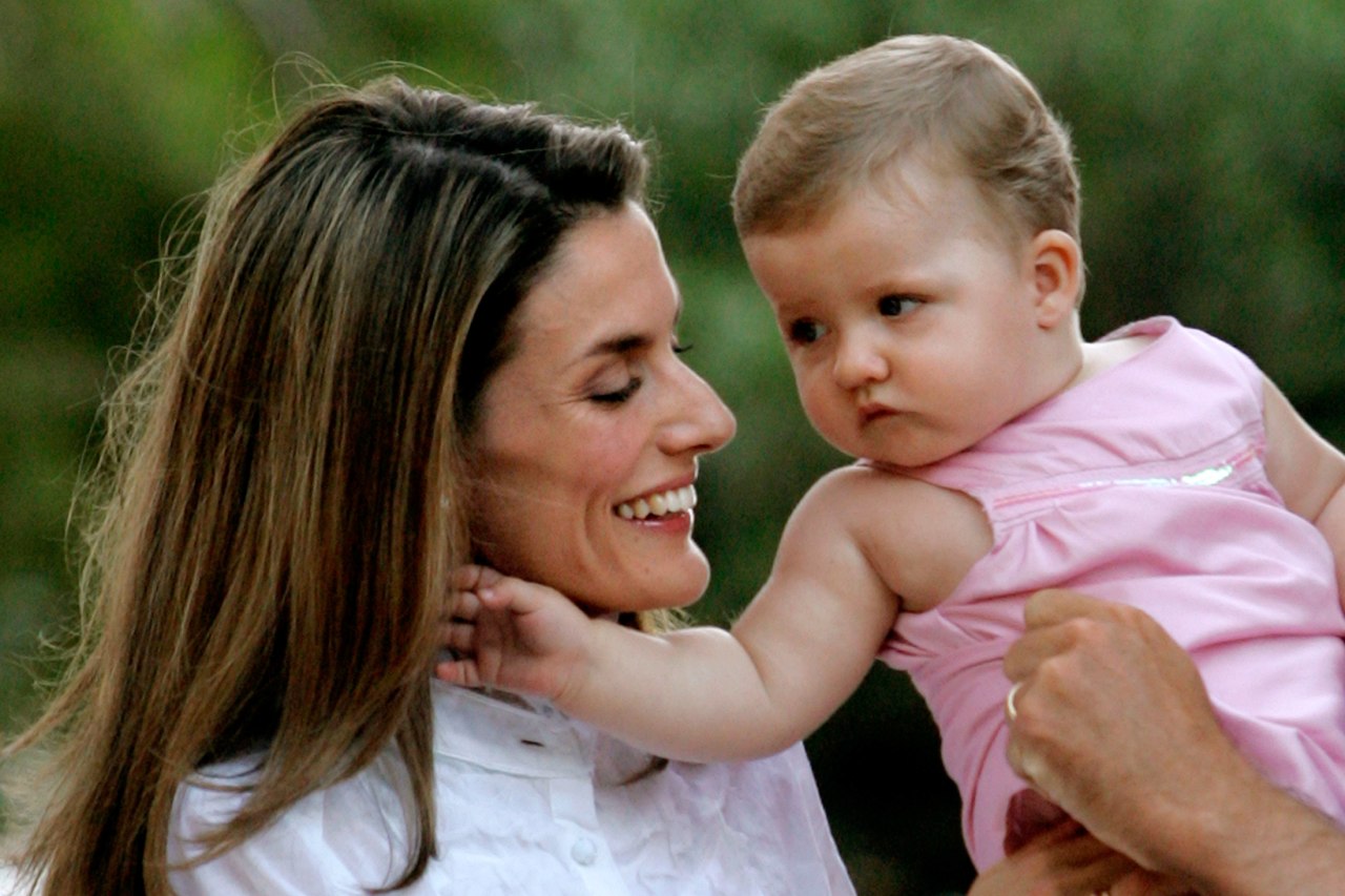 La infanta Leonor junto a su madre