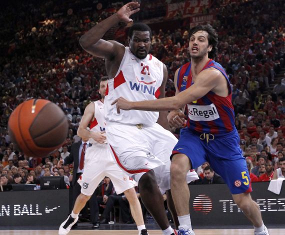 Basile luchando contra Schortsanitis