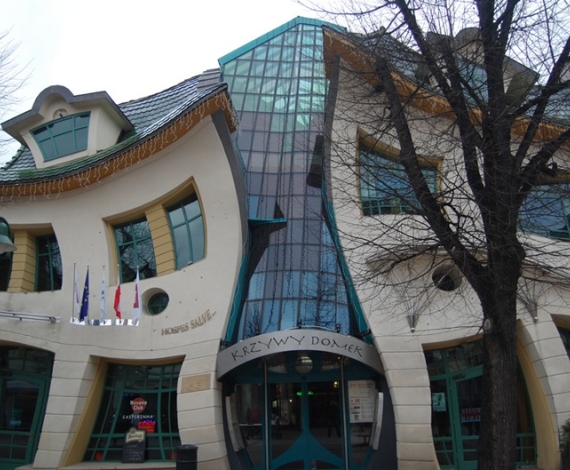 Casa torcida en Sopot, Polonia.