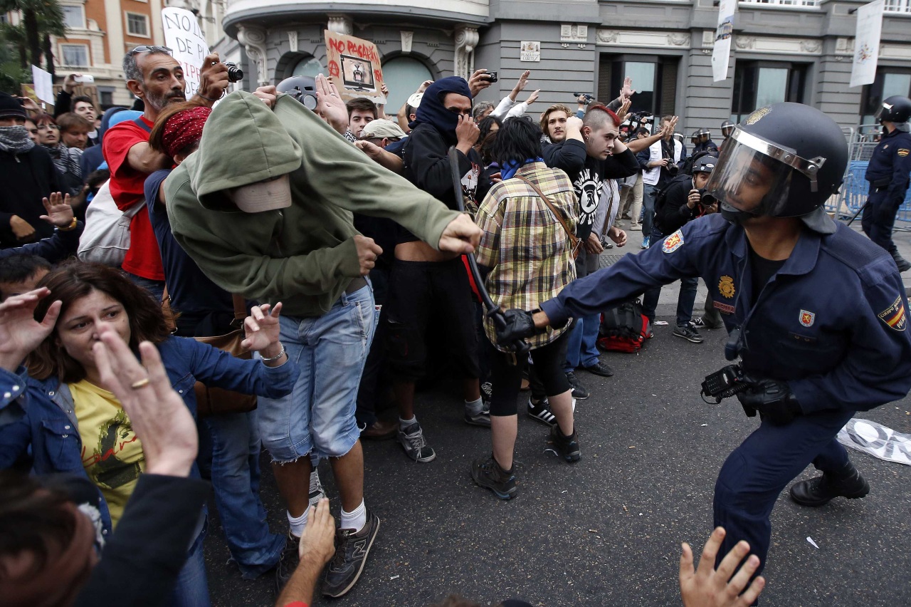 Carga policial en Neptuno