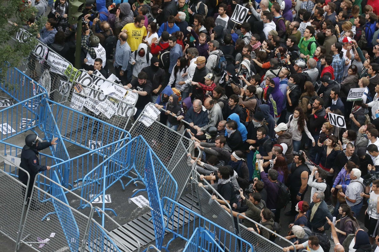 Carga policial en Neptuno
