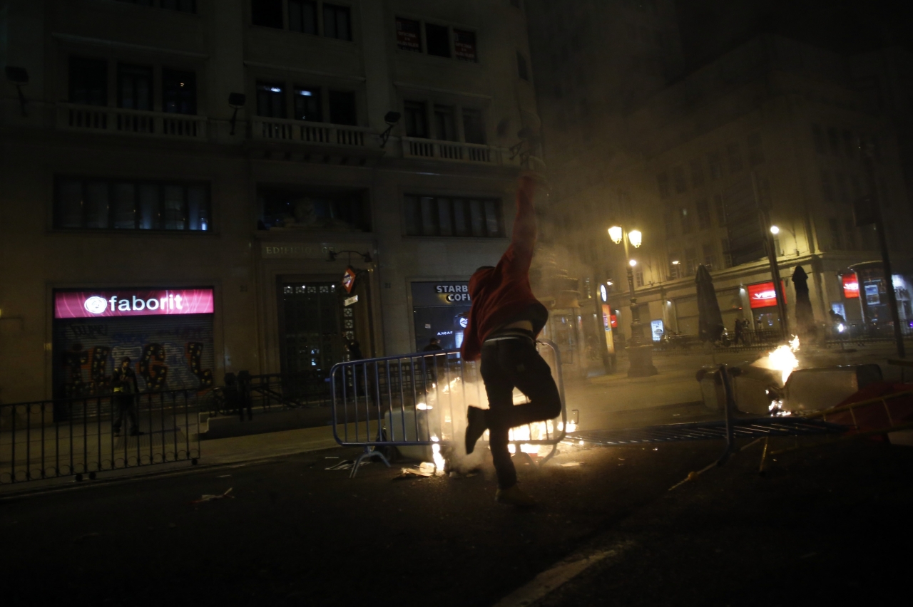 Enfrentamientos, violencia callejera y cargas