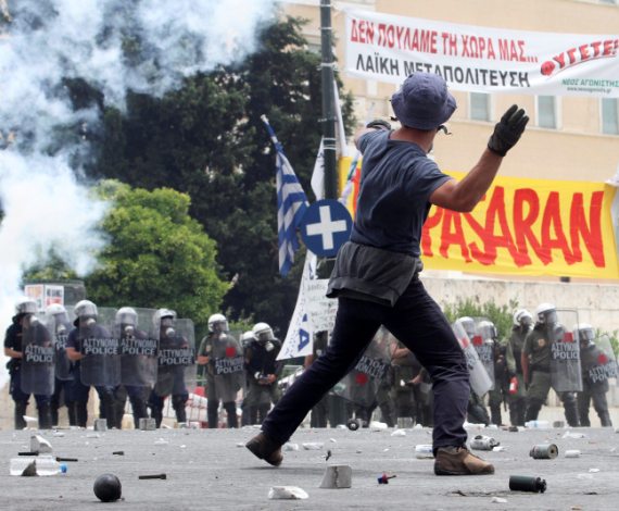 Nueva jornada de disturbios en Grecia