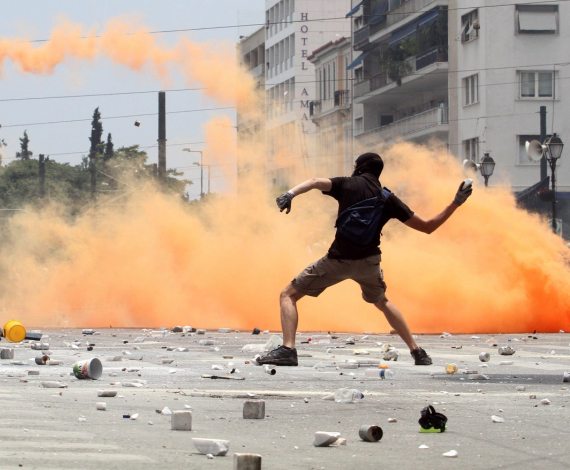 Nueva jornada de disturbios en Grecia