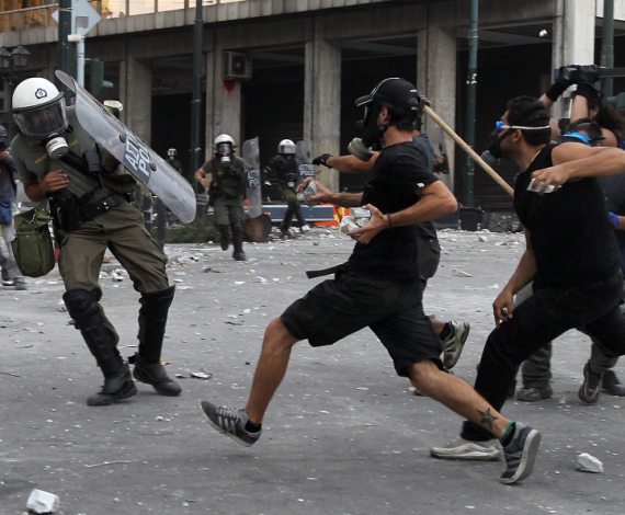 Nueva jornada de disturbios en Grecia