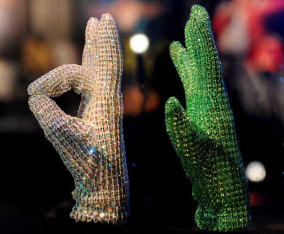 Unos guantes