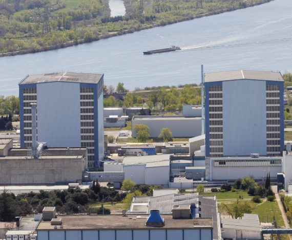 Explosión en una central nuclear