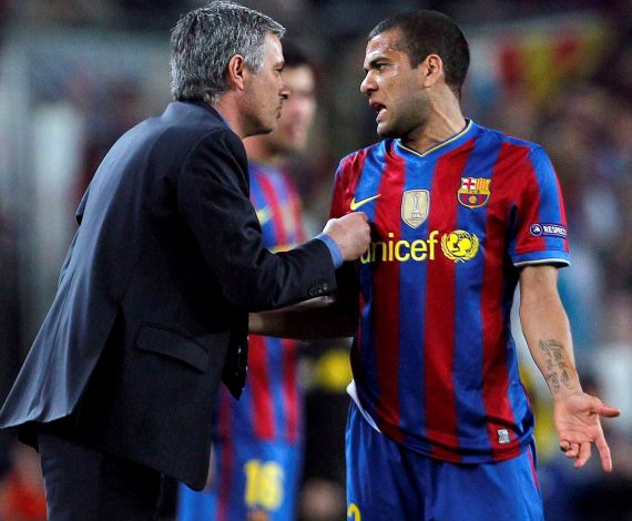 Mourinho discute una jugada