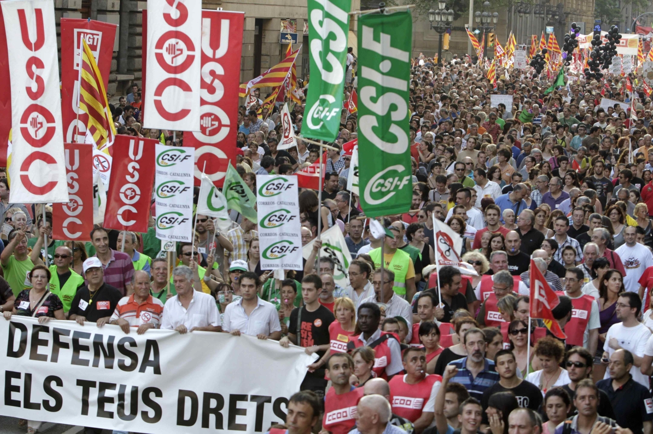 Miles de personas se manifiestan en Barcelona