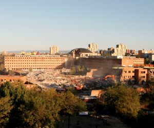 Vista panorámica de la cárcel en destrucción