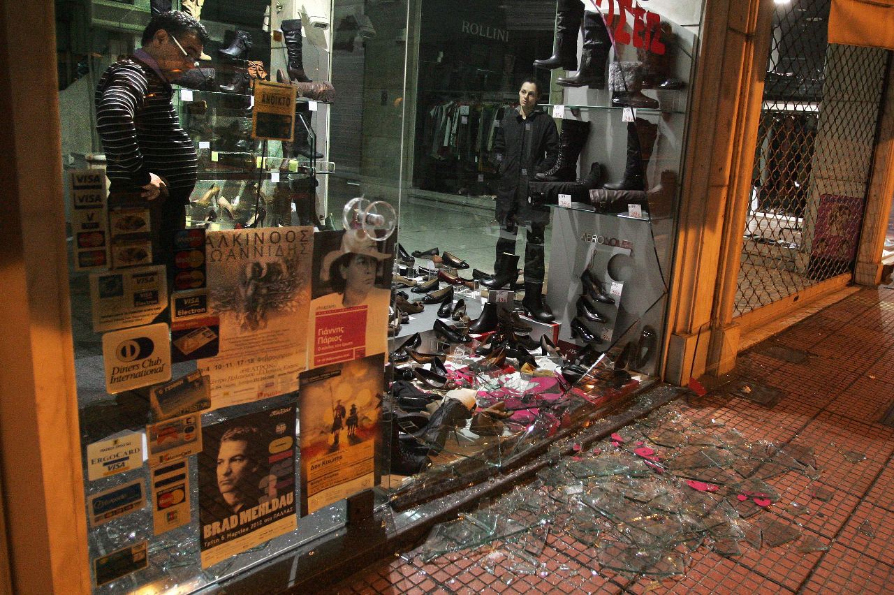 Los disturbios se extienden en Atenas