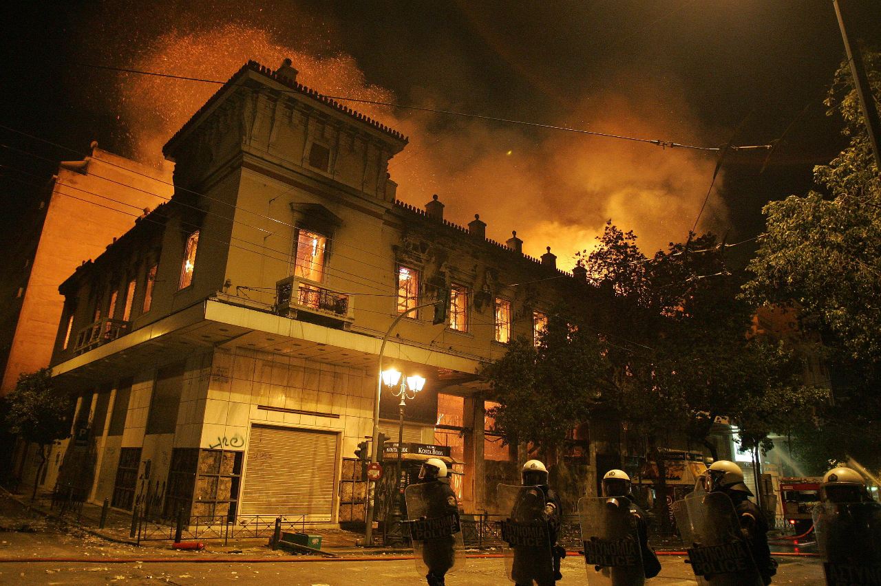 Los disturbios se extienden en Atenas