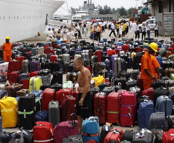 Llegada del 'Costa Allegra'