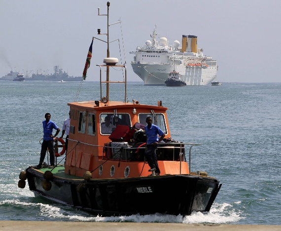 Llegada del 'Costa Allegra'