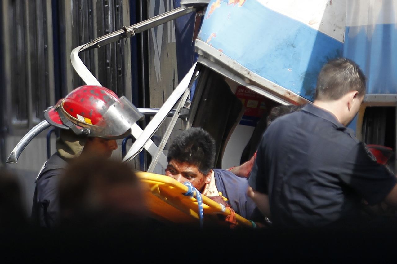 Un tren descarrilla en Buenos Aires