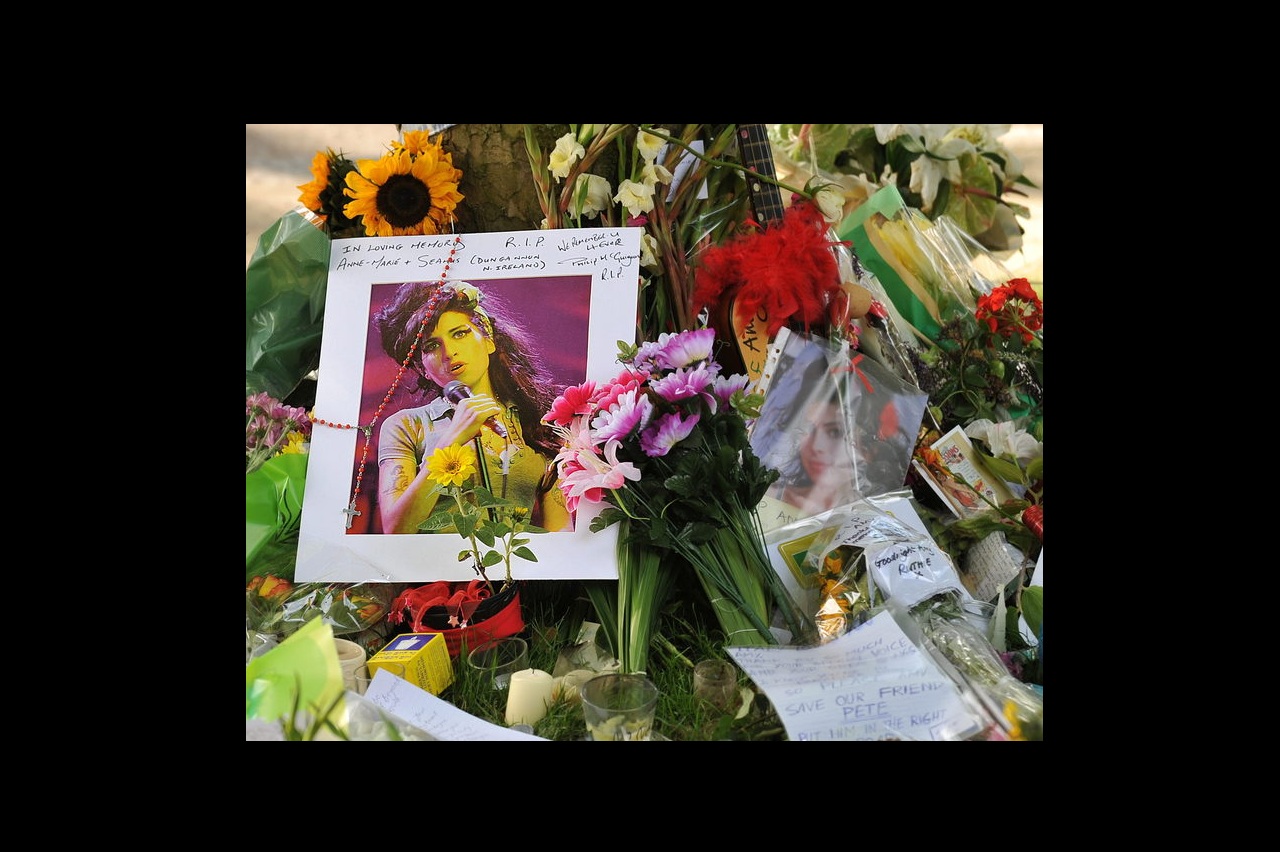 Muere Amy Winehouse