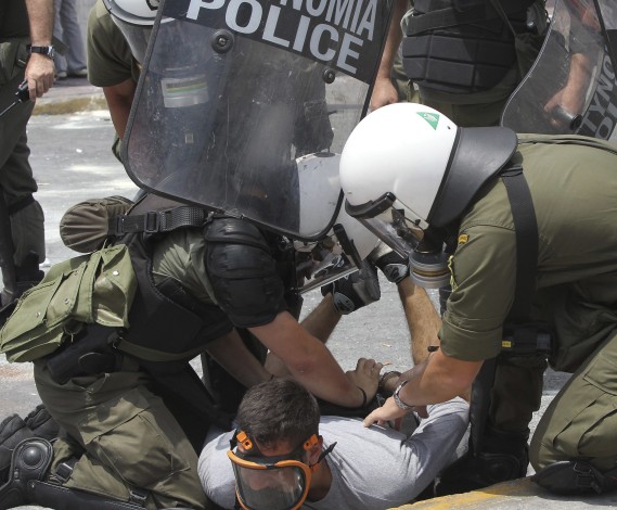 Nueva jornada de disturbios en Grecia
