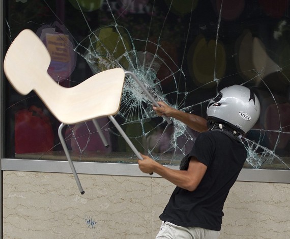 Nueva jornada de disturbios en Grecia