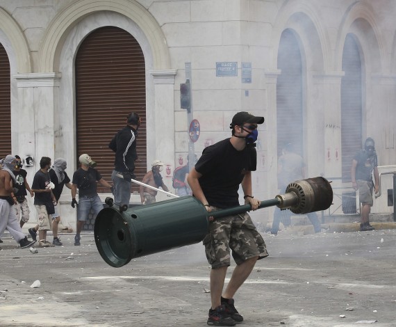 Nueva jornada de disturbios en Grecia