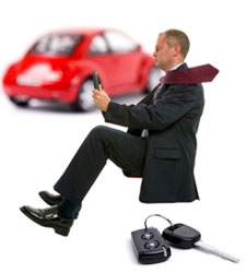 ¿Necesita un dinero extra? Empeñe su coche y siga utilizándolo