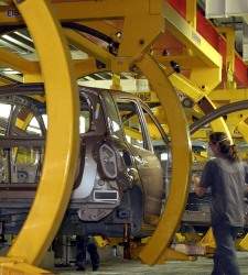 La automoción perderá 500.000 empleos en Europa por la crisis de Peugeot y Fiat