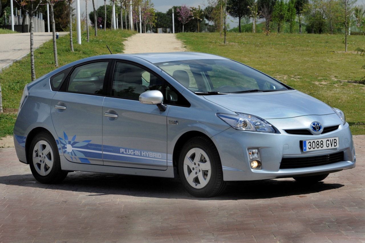 Toyota Prius PHV