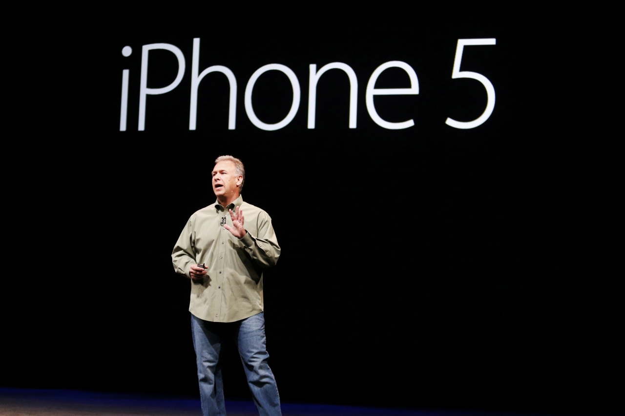 Llega el iPhone 5 envuelto en una espiral de rumores