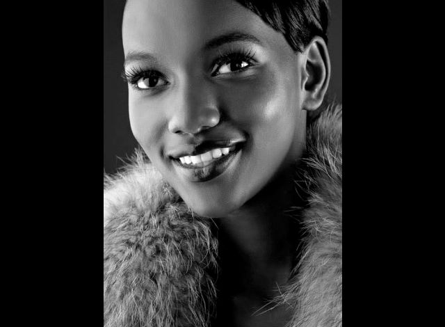 Herieth Paul en blanco y negro