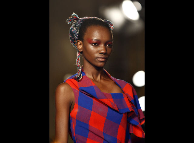 Herieth Paul en uno de sus desfiles