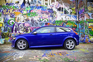 Volvo:C30(2.0D R-Design)