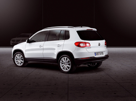 Volkswagen:Tiguan(R-Line 2.0 TSI 200 CV 4Motion)