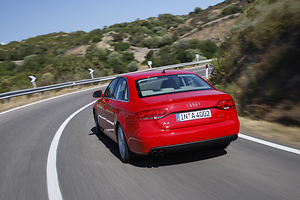 Audi:A4(2.0 TDI 143 CV quattro 6 vel. DPF)
